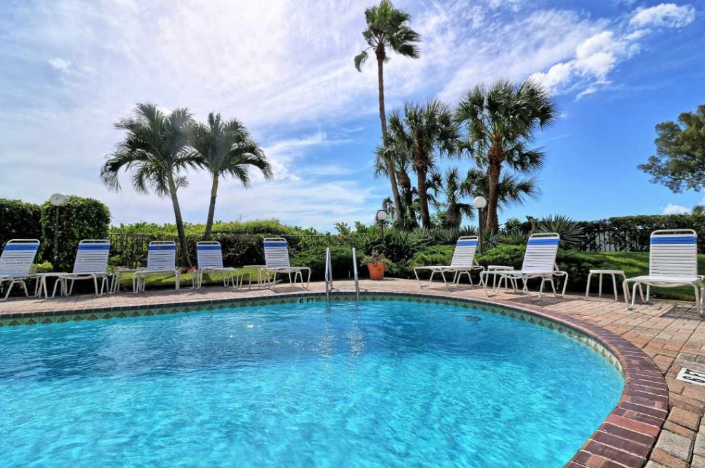 Beach-side swimming pool